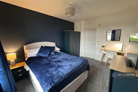 1 bedroom in a house share to rent, The Crescent, Woodlands, Doncaster, DN6