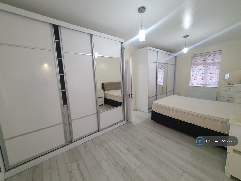 Master Room 2