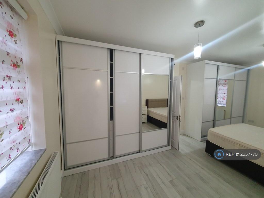 Master Room 2