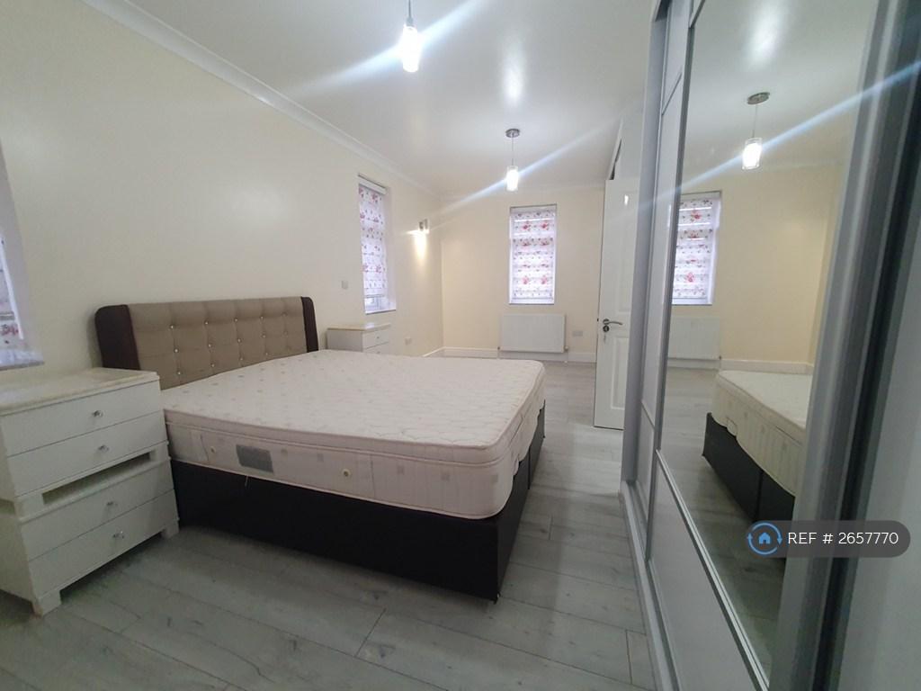 Master Room 2