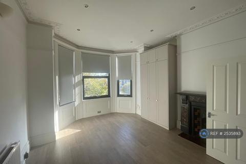 1 bedroom in a house share to rent, Sackville Road, Hove, BN3