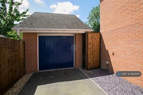 4 bedroom detached house to rent, Myllers Lond, Hook, RG27