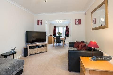 4 bedroom detached house to rent, Myllers Lond, Hook, RG27
