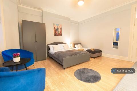 6 bedroom flat to rent, Paddington, London, NW1