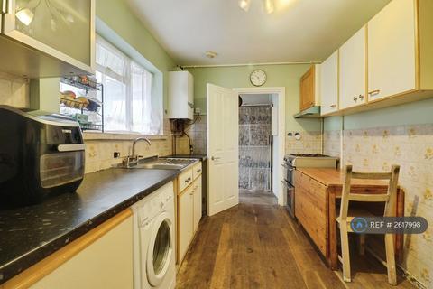 4 bedroom terraced house to rent, Whatley Avenue, London, SW20