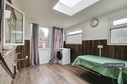 4 bedroom terraced house to rent, Whatley Avenue, London, SW20