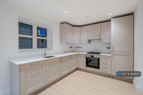 3 bedroom flat to rent, West Hill, South Croydon, CR2