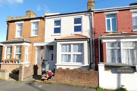 3 bedroom terraced house to rent, Nicholes Road, Hounslow, TW3