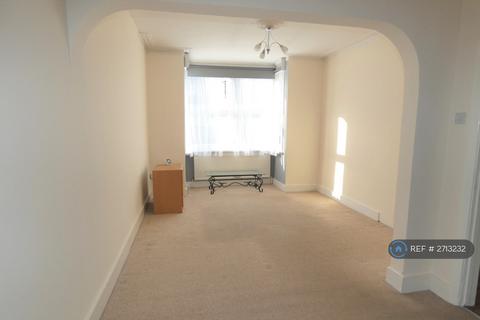 3 bedroom terraced house to rent, Nicholes Road, Hounslow, TW3