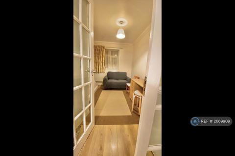 1 bedroom flat to rent, Chaseville Park Road, Oakwood, London, N21