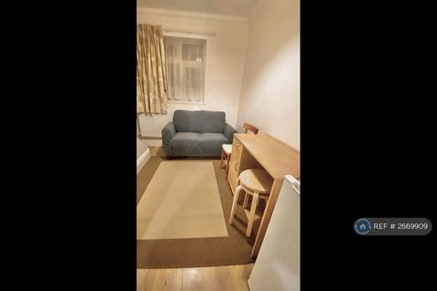 1 bedroom flat to rent, Chaseville Park Road, Oakwood, London, N21