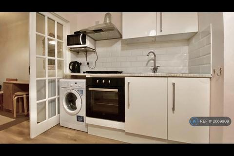 1 bedroom flat to rent, Chaseville Park Road, Oakwood, London, N21