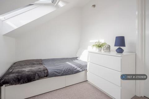 undefined, Gammons Lane, Watford, WD24