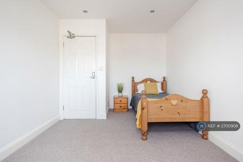 1 bedroom in a house share to rent, Gammons Lane, Watford, WD24