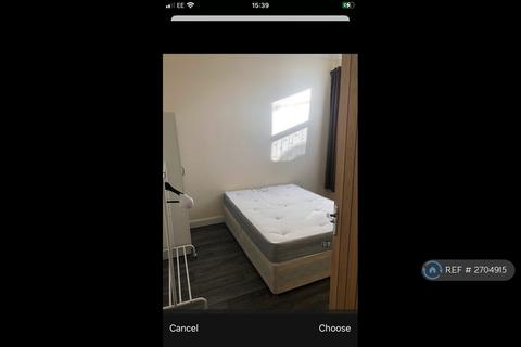 2 bedroom flat to rent, Upper Tooting Road, London, SW17