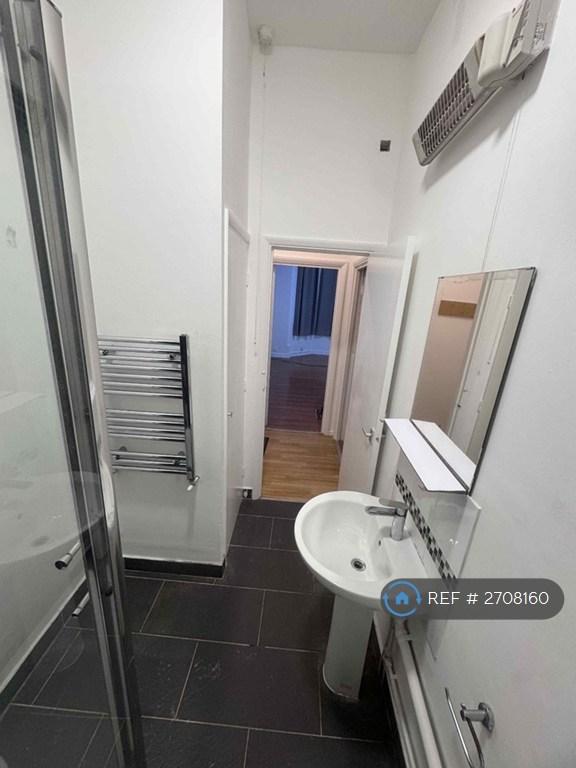 Shower Room With Storage