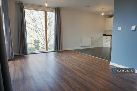 2 bedroom flat to rent, Cornwell Road, Trumpington, Cambridge, CB2