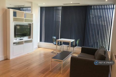 1 bedroom flat to rent, Staines Road, Hounslow, TW3