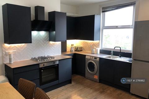4 bedroom terraced house to rent, Brudenell View, Leeds, LS6