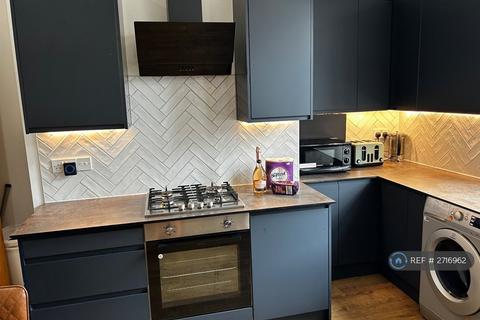 4 bedroom terraced house to rent, Brudenell View, Leeds, LS6