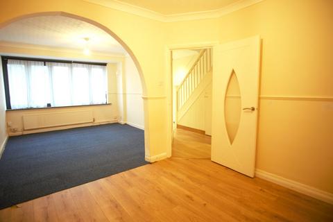 3 bedroom semi-detached house to rent, Empire Road, UB6