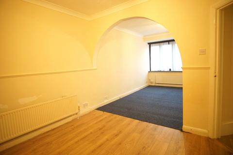 3 bedroom semi-detached house to rent, Empire Road, UB6