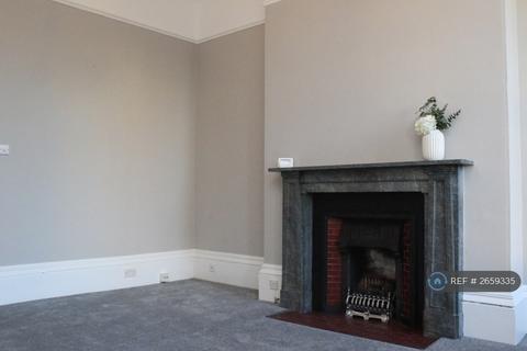 3 bedroom flat to rent, Jesmond House, Cheltenham, GL50
