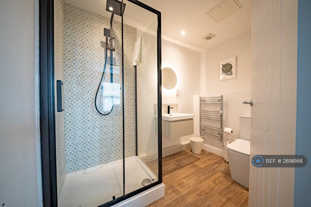 Bedroom 3 Ensuite
