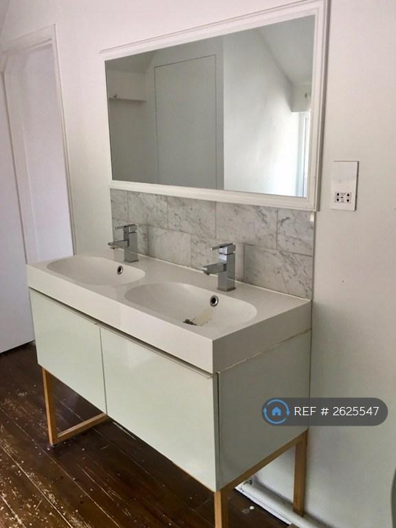 Bathroom, His And Her Sinks