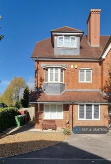 1 bedroom in a house share to rent, Lower Green Gardens, Worcester Park, KT4