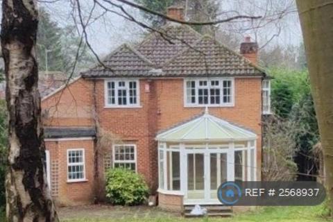 4 bedroom detached house to rent, Woodlands Close, Ascot, SL5