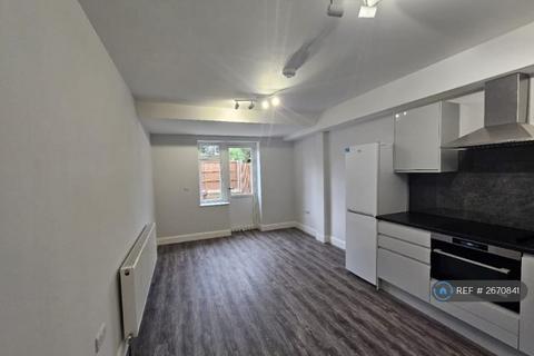 3 bedroom flat to rent, Carlton Avenue, Harrow, HA3