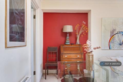 undefined, West Warwick Place, London, SW1V