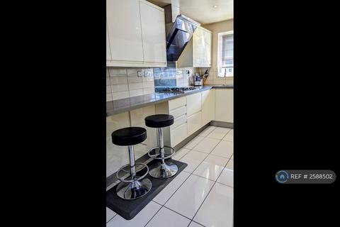 1 bedroom in a house share to rent, Advice Avenue, Grays, RM16