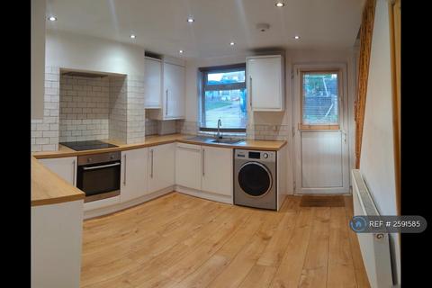 2 bedroom terraced house to rent, Cliff Road, Crigglestone, Wakefield, WF4