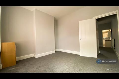 2 bedroom terraced house to rent, Birches Head Road, Stoke-On-Trent, ST1