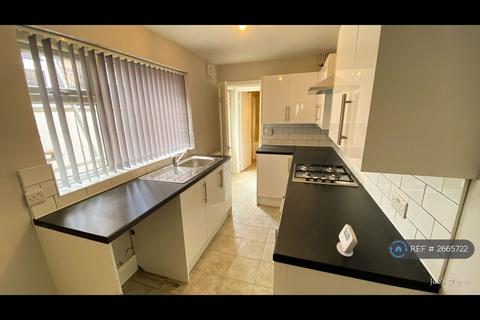 2 bedroom terraced house to rent, Birches Head Road, Stoke-On-Trent, ST1