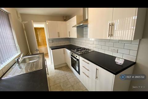 2 bedroom terraced house to rent, Birches Head Road, Stoke-On-Trent, ST1