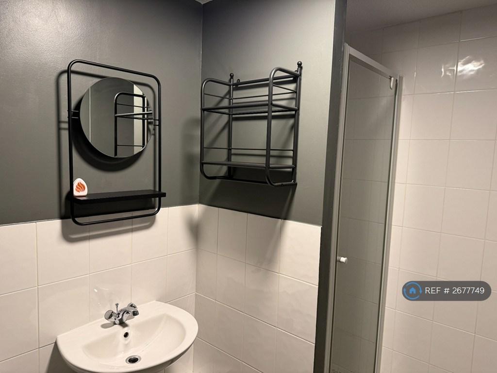 Newly Refurbished Bathroom