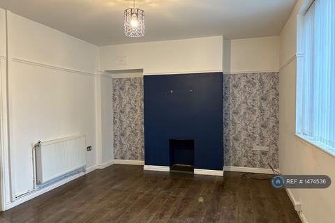 3 bedroom semi-detached house to rent, Port Causeway, Wirral, CH62