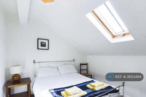 3 bedroom maisonette to rent, Kimberley Park Road, Falmouth, TR11