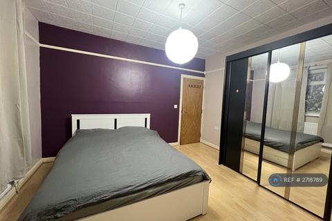 undefined, Gantshill Crescent, Ilford, IG2