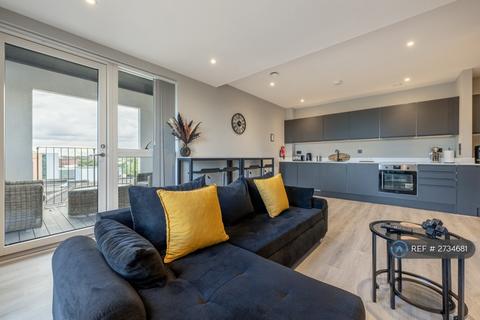 2 bedroom flat to rent, Gladstone Park Gardens, London, NW2