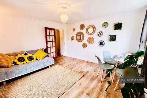 1 bedroom flat to rent, Robertson's Count, Edinburgh, EH8