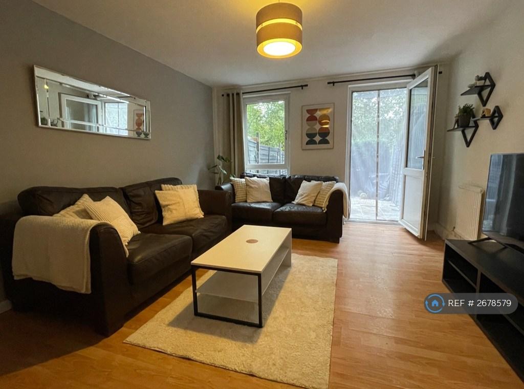Living Room - Access To Private Garden