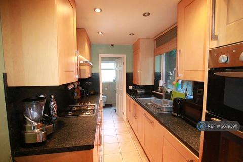 undefined, Blenheim Gardens, Reading, RG1
