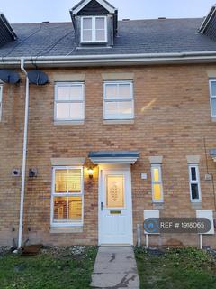 3 bedroom terraced house to rent, Grovelands, Southend-On-Sea, SS2