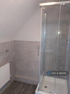 3 bedroom terraced house to rent, Grovelands, Southend-On-Sea, SS2