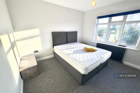 4 bedroom detached house to rent, Charnwood Avenue, Long Eaton, Nottingham, NG10