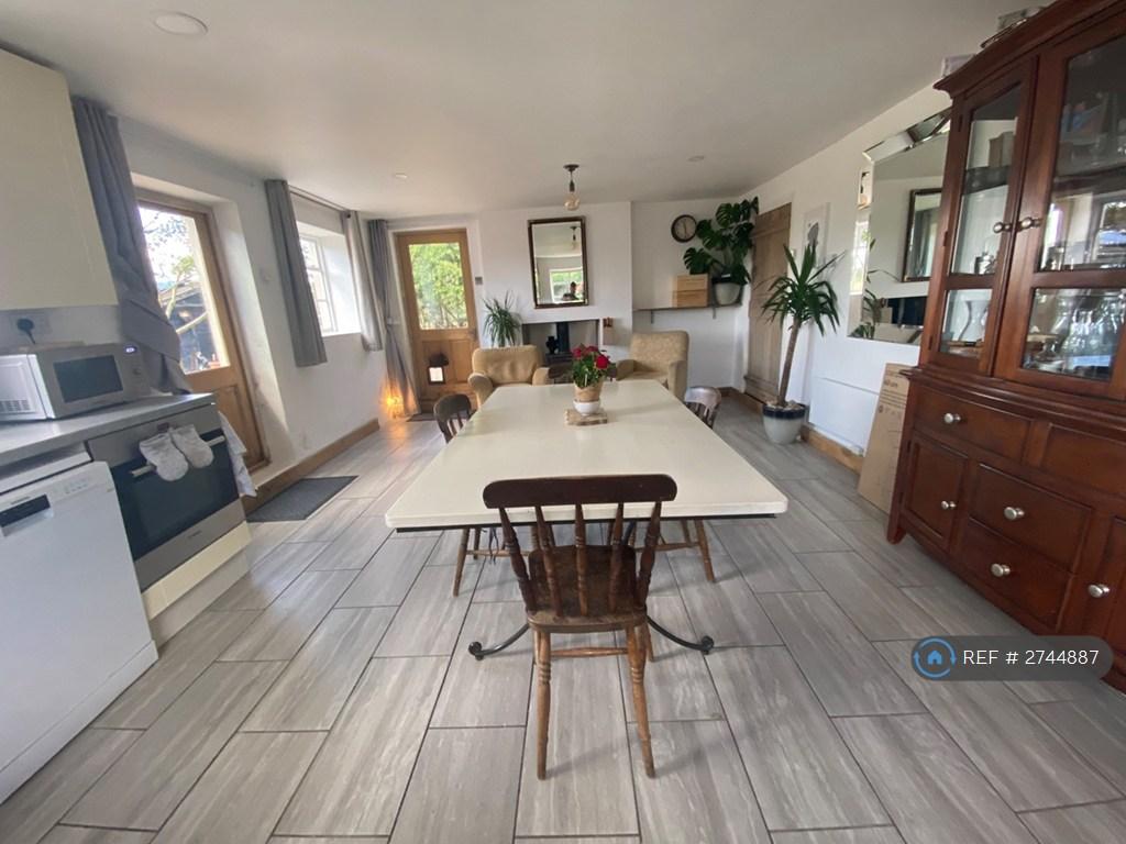 Kitchen Diner.